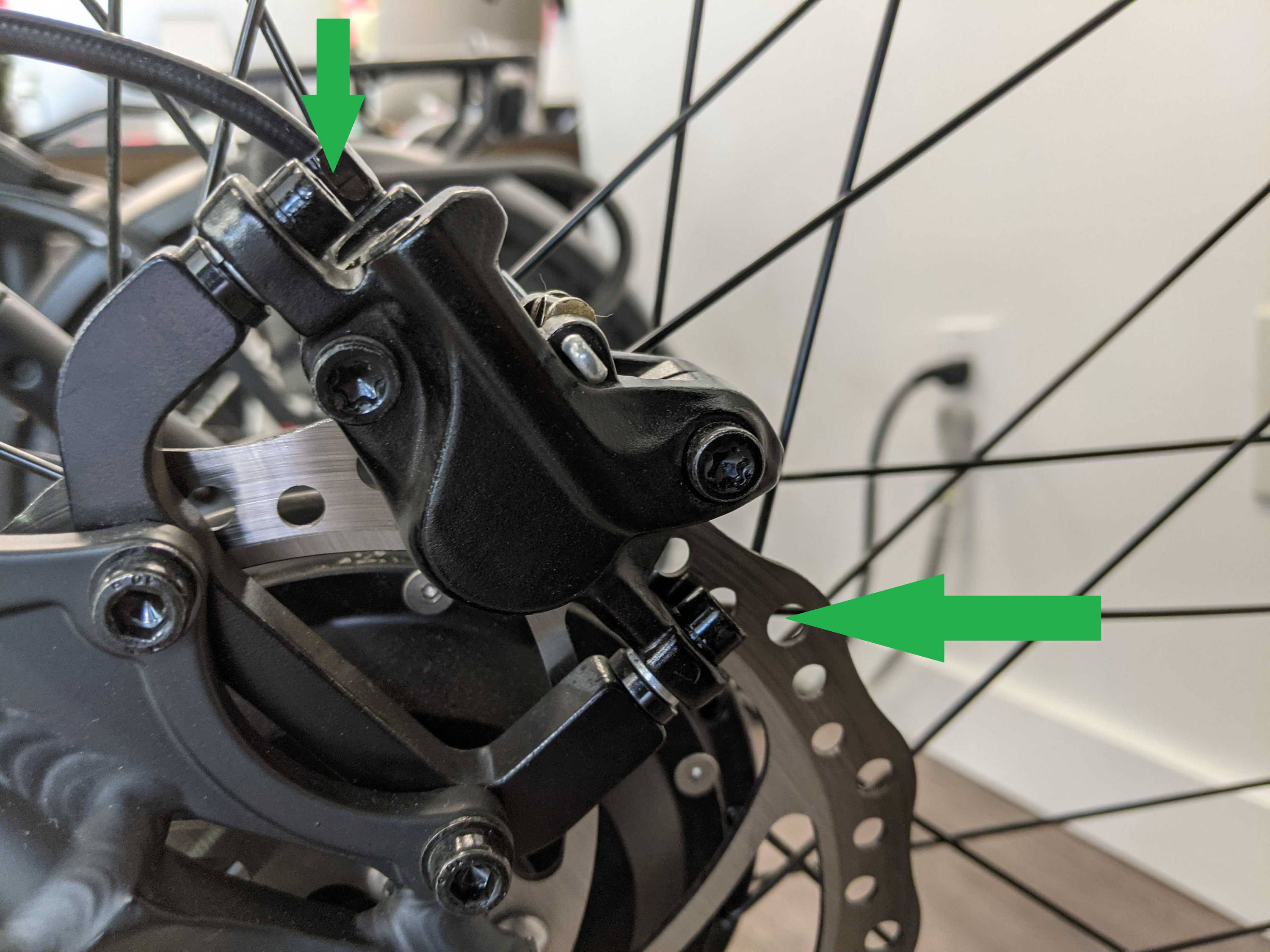 Comment reparer les freins de velo qui grincent Le seul guide dont vous aurez besoin Rize Bikes Canada